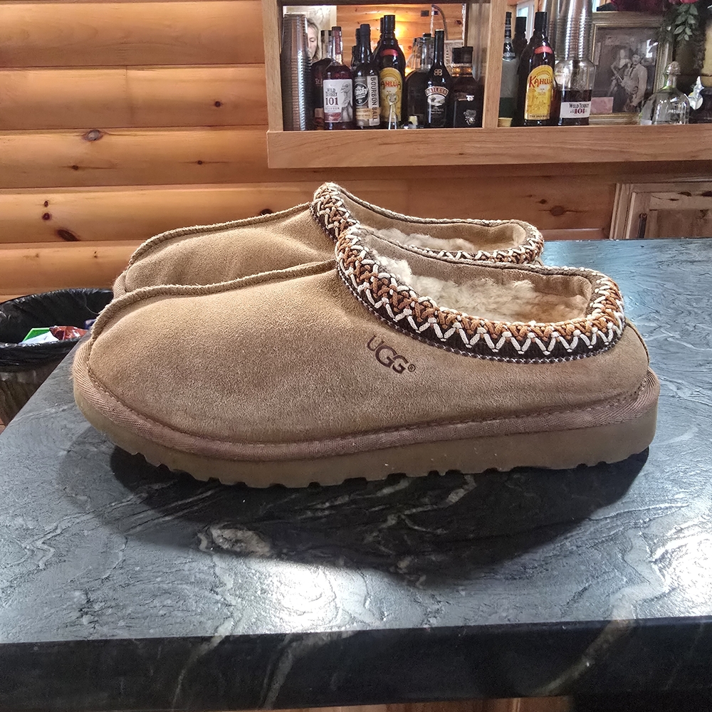 UGG Womens Tan Slippers